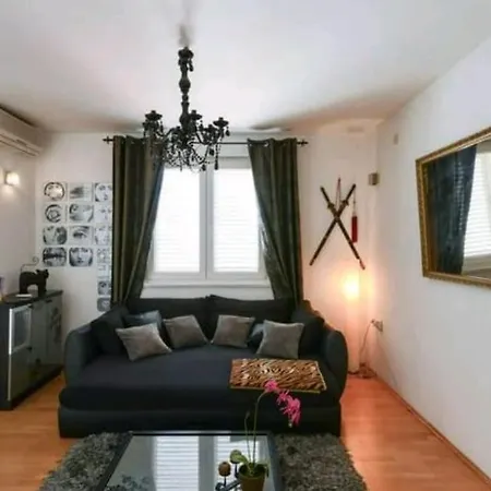 Near Sea Organs Apartman